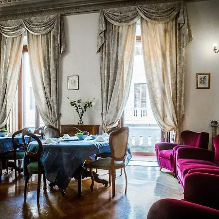 فندق مبيت وإفطار Affreschi Su Luxury