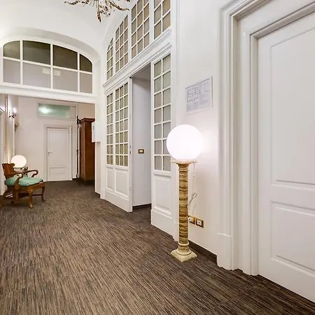 阿伏丽斯其苏罗马豪华b&b酒店