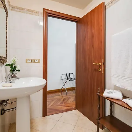 阿伏丽斯其苏罗马豪华b&b酒店 4* 罗马