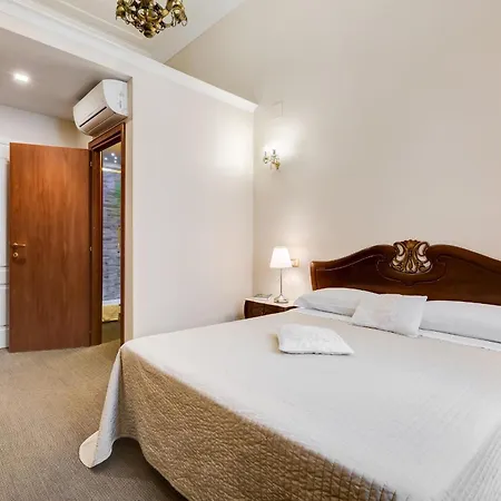 阿伏丽斯其苏罗马豪华b&b酒店 4*