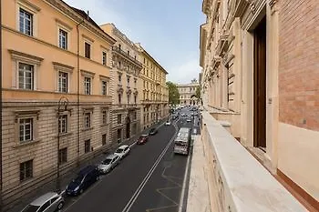 Panzió Affreschi Su Luxury Róma